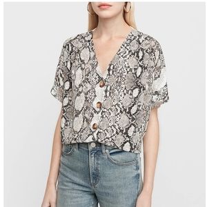 🏴CLOSING SALE🏴NWT Express Print Dolman Top
